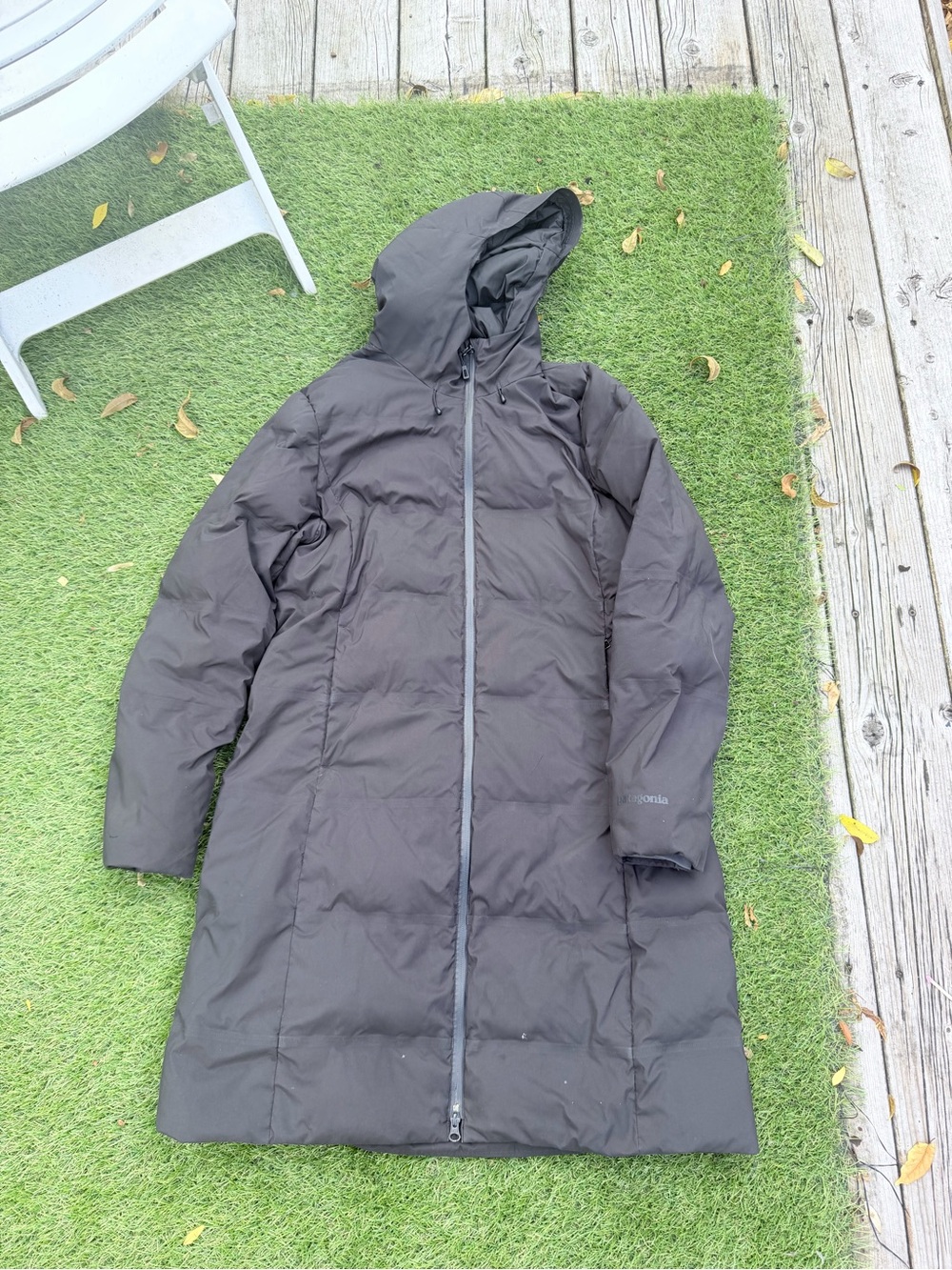 Women’s Black Hooded Long Puffer Coat